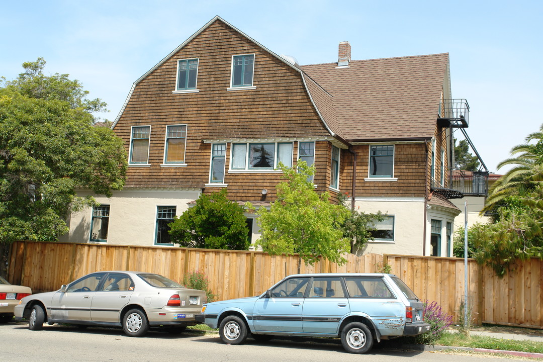 2447 Derby St in Berkeley, CA - Foto de edificio