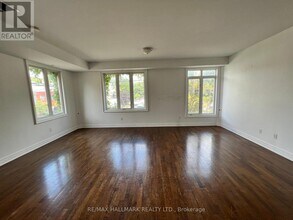 215 Heward Ave in Toronto, ON - Building Photo - Building Photo
