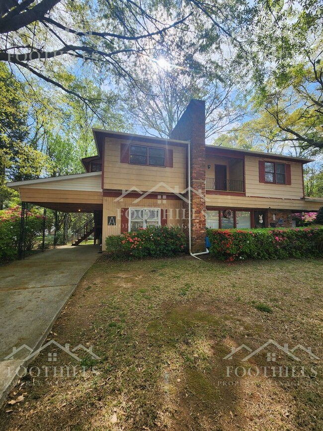 property at 130 Tanglewood Dr