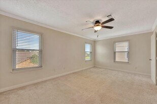 1907 Glencove Dr in Seabrook, TX - Building Photo