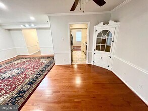 11 Fenceline Dr in Gaithersburg, MD - Building Photo - Building Photo