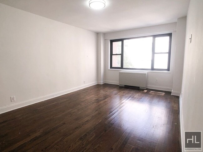 EAST 56 STREET in New York, NY - Building Photo - Building Photo