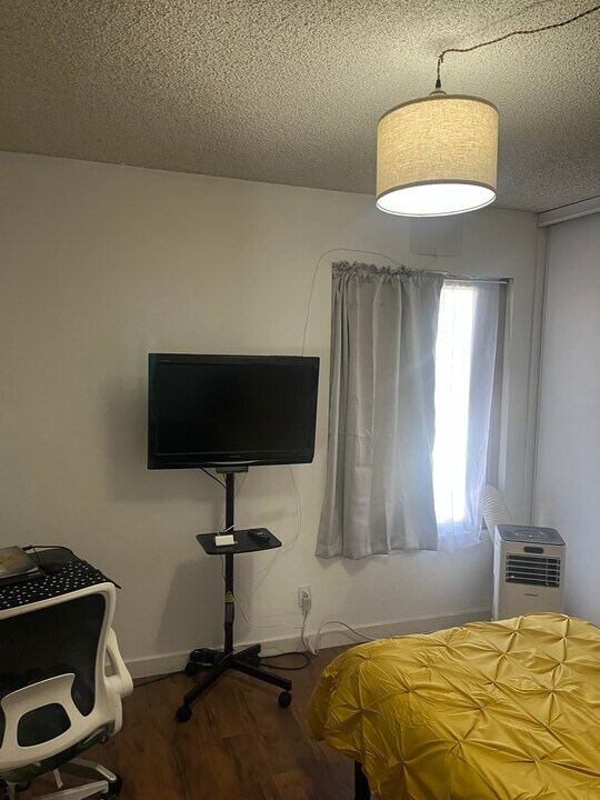 960 E Bonita Ave, Unit 154 in Pomona, CA - Building Photo