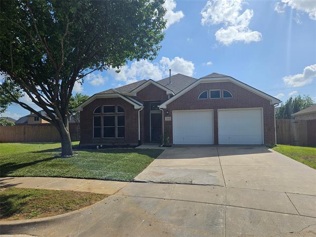 8230 San Jose St in Arlington, TX - Building Photo