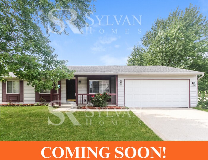 2 Country Wood Ln in Whiteland, IN - Building Photo