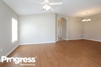 11611 Addison Chase Dr in Riverview, FL - Foto de edificio - Building Photo