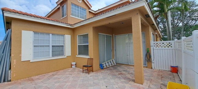 5538 Boynton Gardens Dr in Boynton Beach, FL - Building Photo - Building Photo