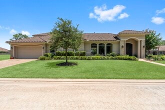 34 W Shadow Creek Villas Loop in Spring, TX - Building Photo - Building Photo