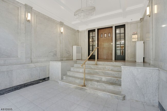 192 Claremont Ave-Unit -46 in Montclair, NJ - Building Photo - Building Photo