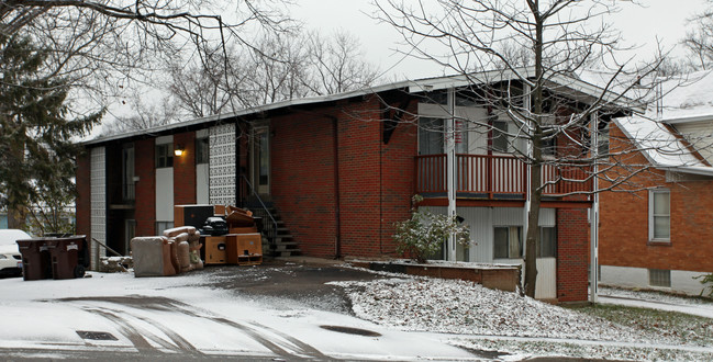 425 Pedretti Ave in Cincinnati, OH - Foto de edificio - Building Photo