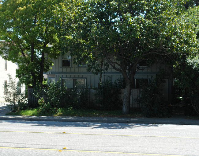 638 Hollenbeck Ave in Sunnyvale, CA - Foto de edificio - Building Photo