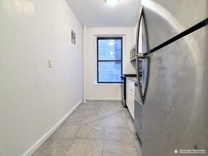 44 Bennett Avenue in New York, NY - Building Photo - Floor Plan