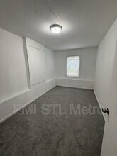 319 Reasor Dr in St. Louis, MO - Building Photo - Building Photo