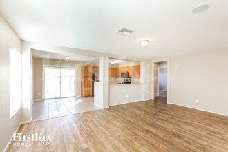 13318 N 124th Ln in El Mirage, AZ - Foto de edificio - Building Photo