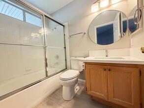 1433 Iron Springs Dr in Las Vegas, NV - Building Photo - Building Photo