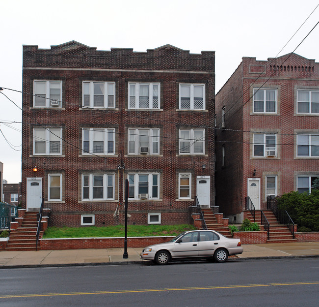 1005 Avenue C in Bayonne, NJ - Building Photo - Building Photo