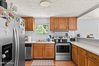 260 Waters Rd photo'