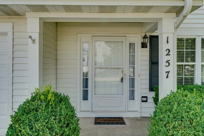 1257 Orleans Dr in Mundelein, IL - Building Photo - Building Photo