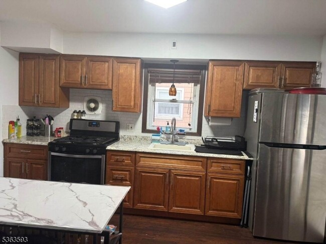 179 Kipp Ave in Elmwood Park, NJ - Building Photo - Building Photo