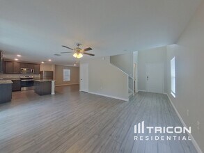1066 Mansfield Rd in Tavares, FL - Building Photo - Building Photo