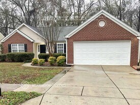 3932 Edgeview Dr in Indian Trail, NC - Building Photo