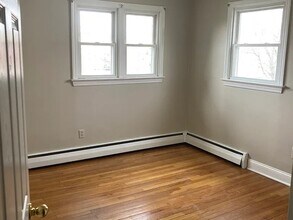 152 Dalton St, Unit 2nd flr in West Haven, CT - Building Photo - Building Photo