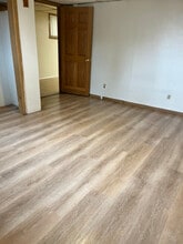 1327 S 21st St in Milwaukee, WI - Foto de edificio - Building Photo