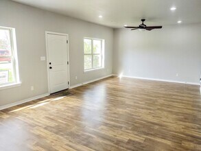 103 Kirkland St in Sanger, TX - Building Photo - Building Photo