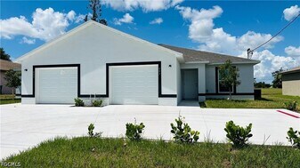 607 SE 7th St in Cape Coral, FL - Building Photo