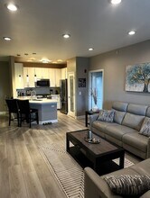 1315 W Lake St, Unit 303 in Addison, IL - Building Photo - Building Photo