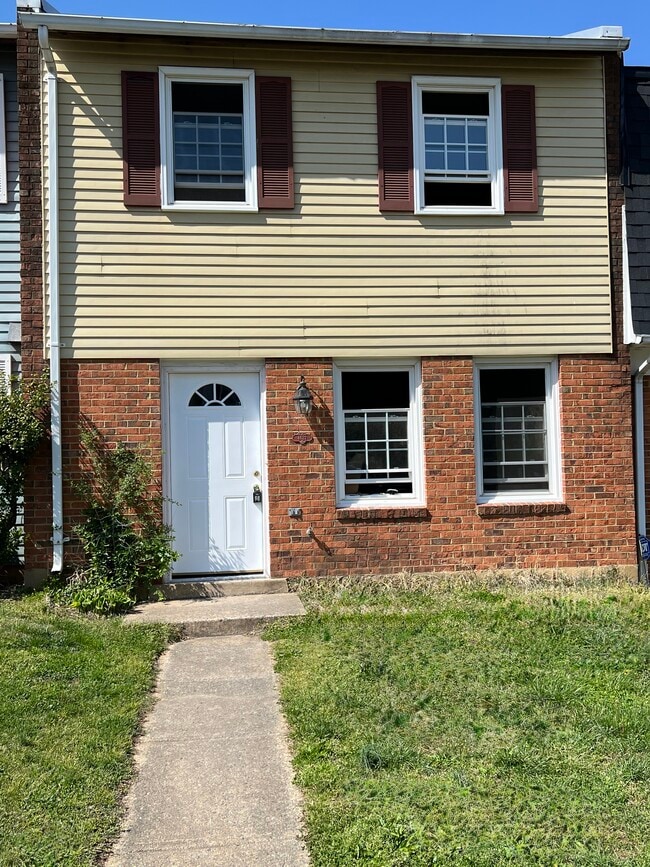 4622 Whitaker Pl in Woodbridge, VA - Building Photo - Building Photo