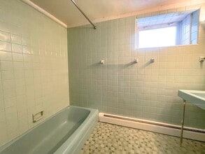 623 Quincy Shore Dr in Quincy, MA - Building Photo - Building Photo