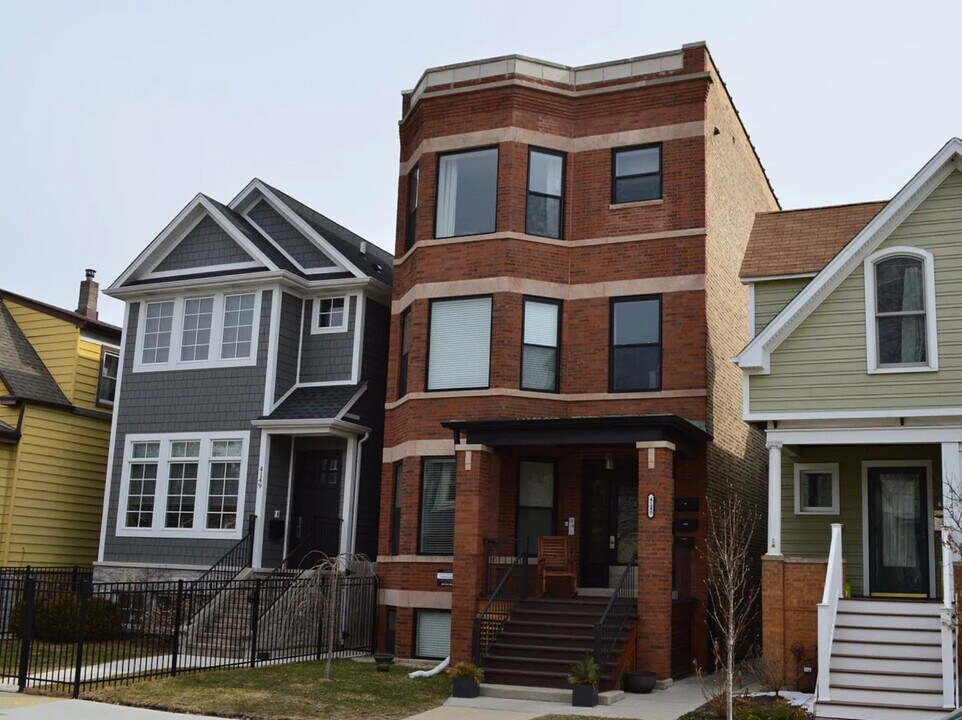 4145 N Oakley Ave in Chicago, IL - Building Photo
