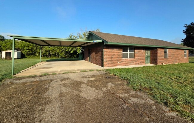 1006 Cherokee Trail in Kempner, TX - Building Photo - Building Photo