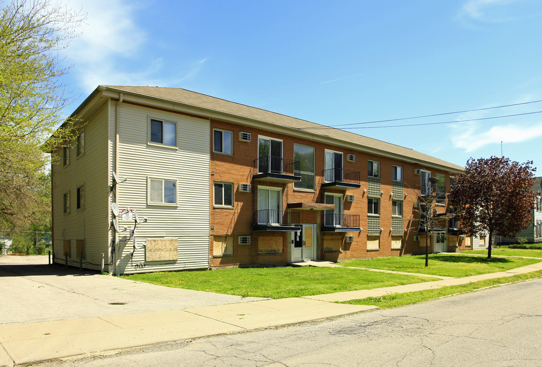 Brooklyner Bay Apartments in Cleveland, OH - Building Photo