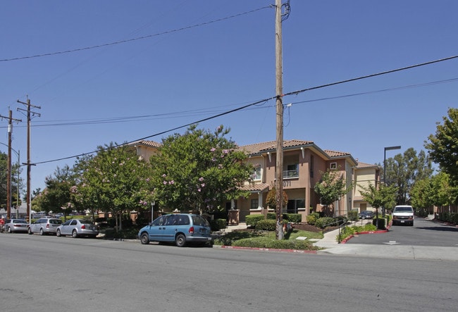 Rose Garden Apartments in San Jose, CA - Building Photo - Building Photo