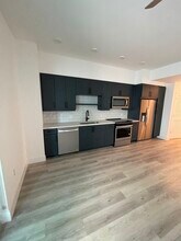 121 NW 31st St, Unit A6 in Miami, FL - Building Photo - Building Photo