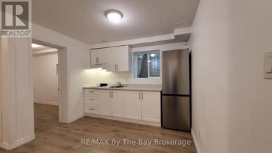280 River Rd E in Wasaga Beach, ON - Building Photo - Building Photo