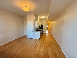 2009 Benning Rd NE, Unit 2009 Benning Rd NE #2 in Washington, DC - Building Photo - Building Photo