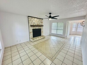 1000-1002-1002 Ridgemont St in Round Rock, TX - Building Photo - Building Photo