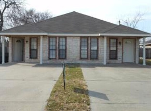 1012 N Brents Ave, Unit 1012 in Sherman, TX - Building Photo