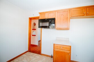 2303 Mellwood Ave in Toledo, OH - Building Photo - Building Photo