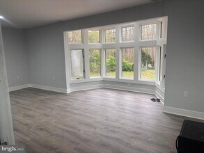 308 Whitehall Rd in Monroe, NJ - Foto de edificio - Building Photo