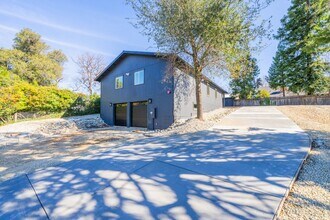 13607 Hill Blvd in Shasta Lake, CA - Building Photo - Building Photo