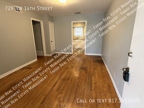 729 NW 14th St in Grand Prairie, TX - Building Photo - Building Photo