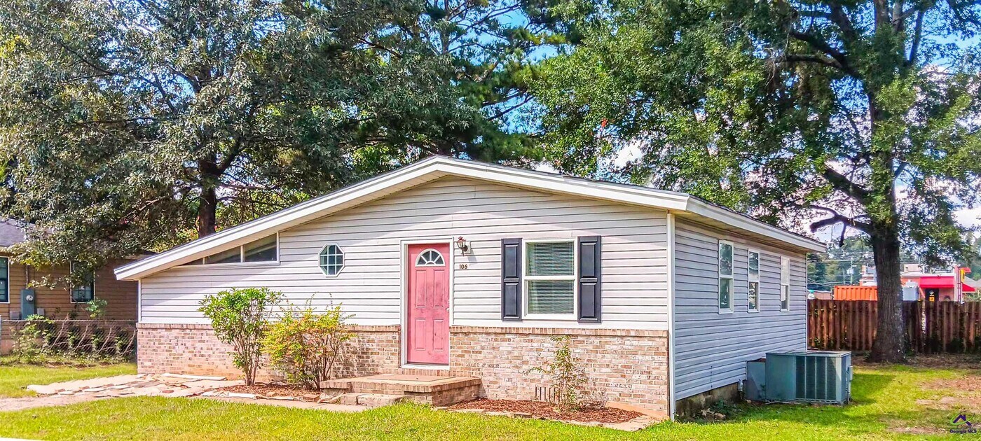 106 Kingsbury Cir in Warner Robins, GA - Building Photo