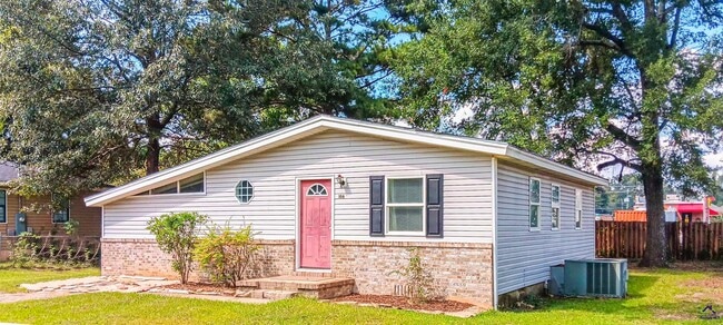 property at 106 Kingsbury Cir