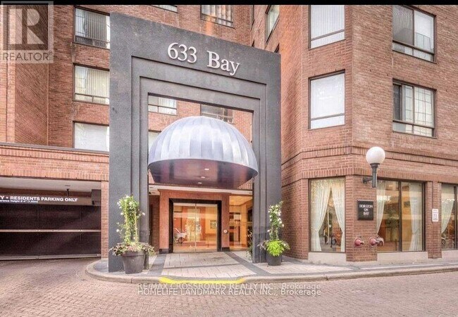633 Bay St. in Toronto, ON - Building Photo - Building Photo
