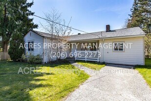 15515 Stone Ave N in Shoreline, WA - Building Photo