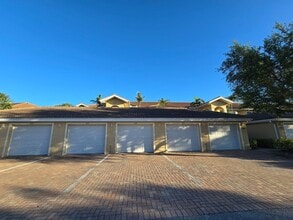 1101 Winding Pines Circle in Cape Coral, FL - Building Photo - Building Photo